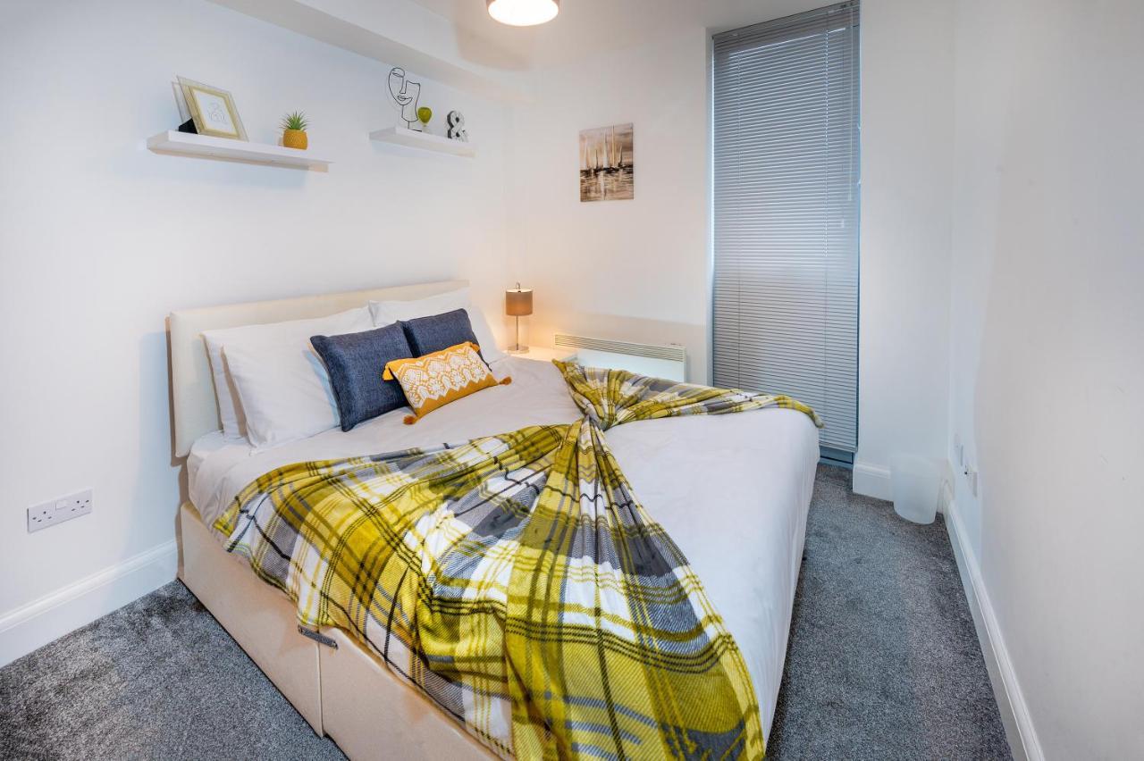 Modern & Spacious 2-Bed Flat With Secure Parking Reading Luaran gambar