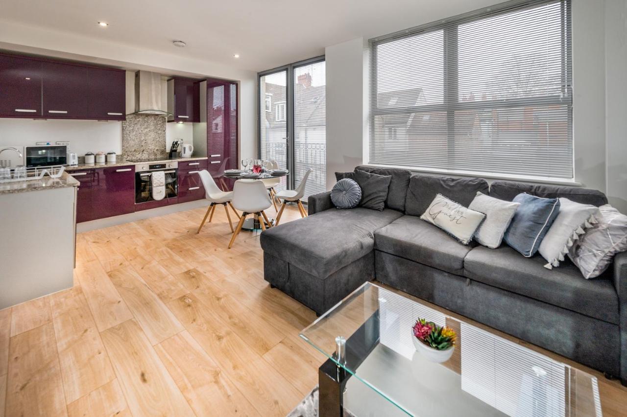 Modern & Spacious 2-Bed Flat With Secure Parking Reading Luaran gambar