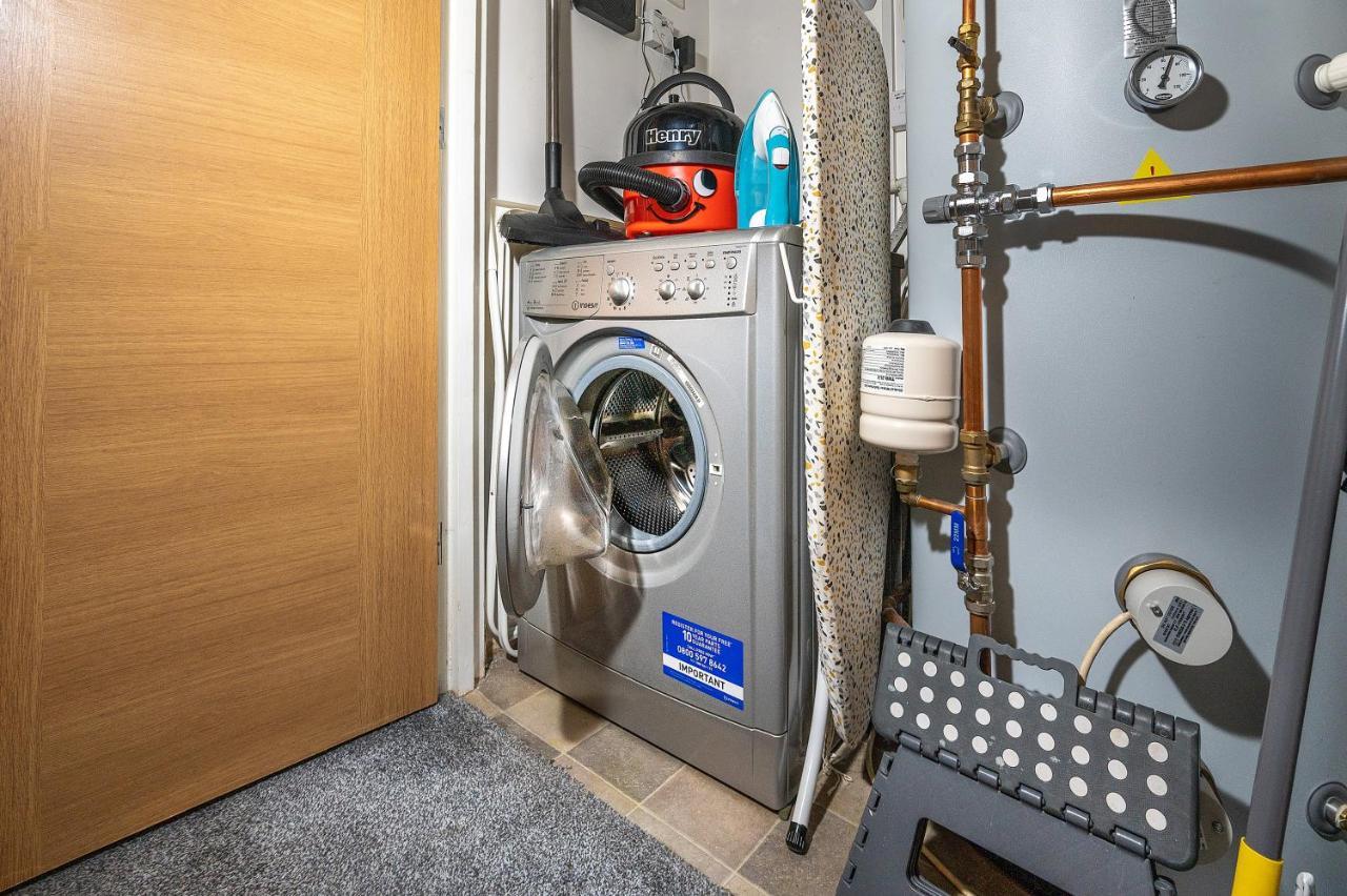Modern & Spacious 2-Bed Flat With Secure Parking Reading Luaran gambar