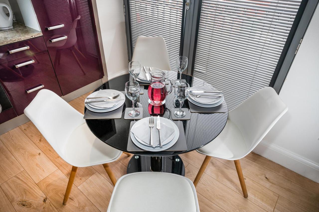 Modern & Spacious 2-Bed Flat With Secure Parking Reading Luaran gambar
